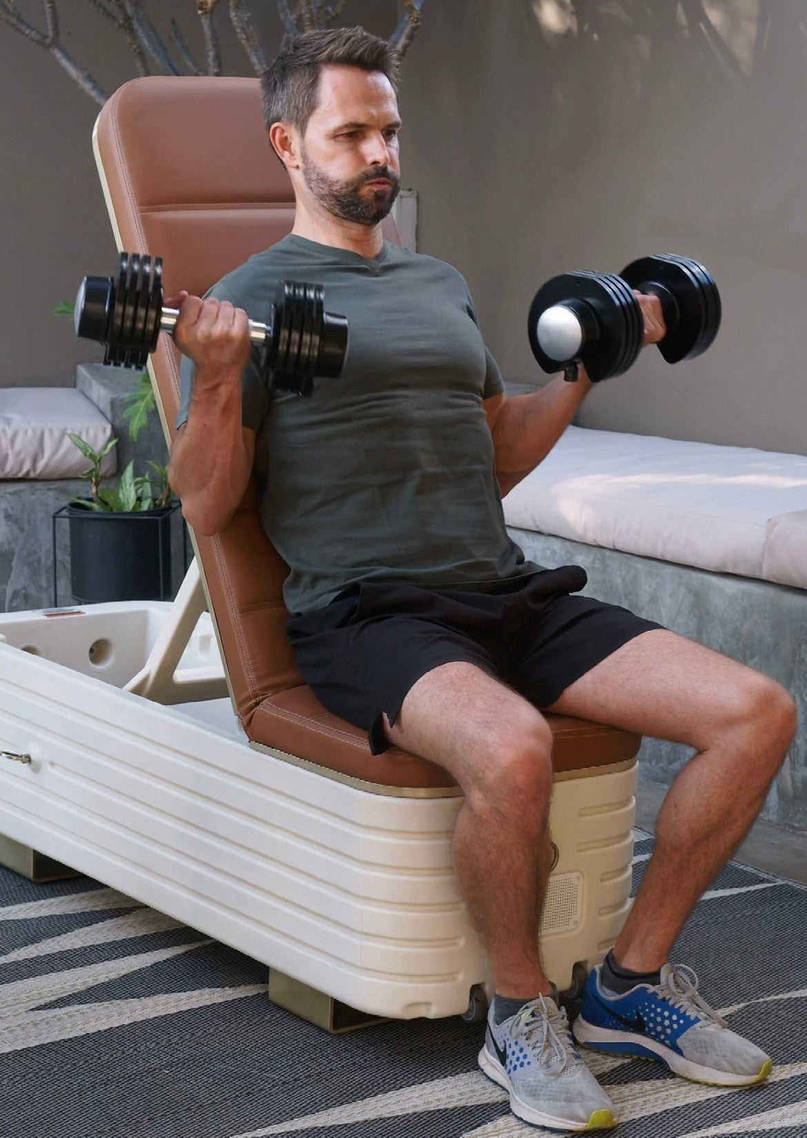 Flexbox Daybreak complements your clean Scandinavian living space.